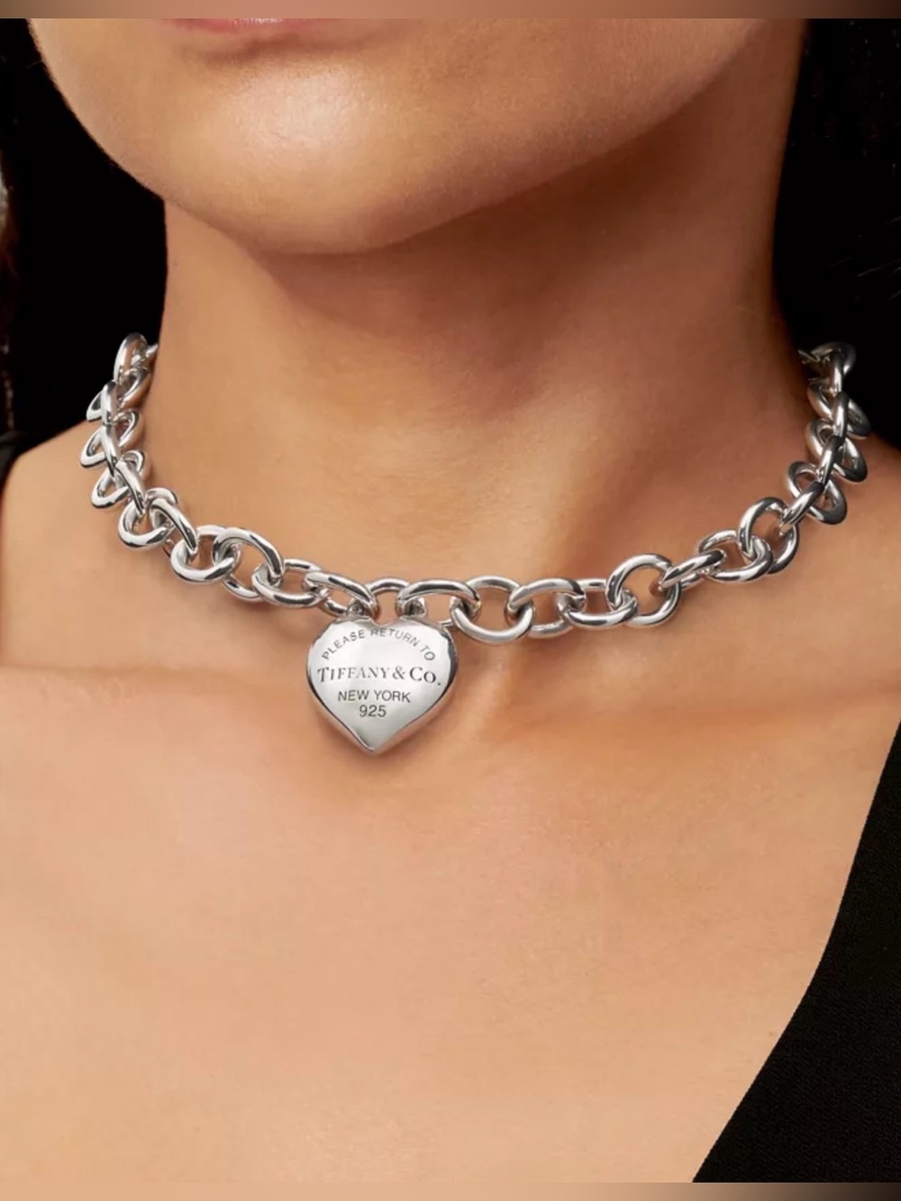 Tiffany & Co. Return to Tiffany Full  Heart toggle Necklace .,